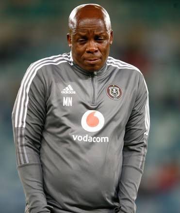 DineoManamela1's tweet photo. Abanye bathi it’s not a goal, they were robbed🤣

Abanye celebrated an equalizer🤣

Abanye took the ball to the centre after scoring the second goal🤭. https://t.co/MFIBxEg0Ap