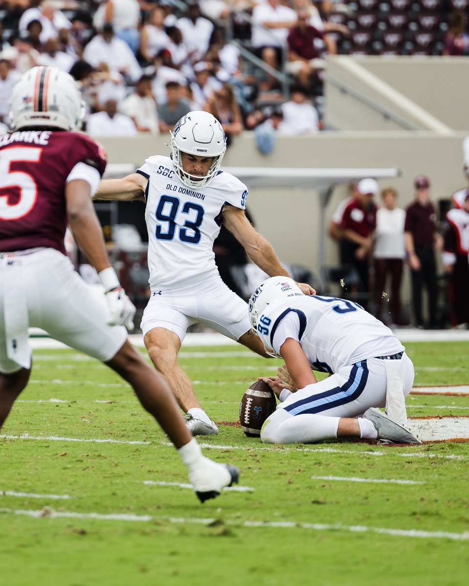 ODUFootball's tweet photo. First half flicks

#ReignOn | #ALLIN https://t.co/A2bmQKVGpi