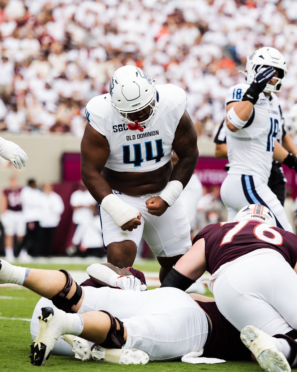 ODUFootball's tweet photo. First half flicks

#ReignOn | #ALLIN https://t.co/A2bmQKVGpi