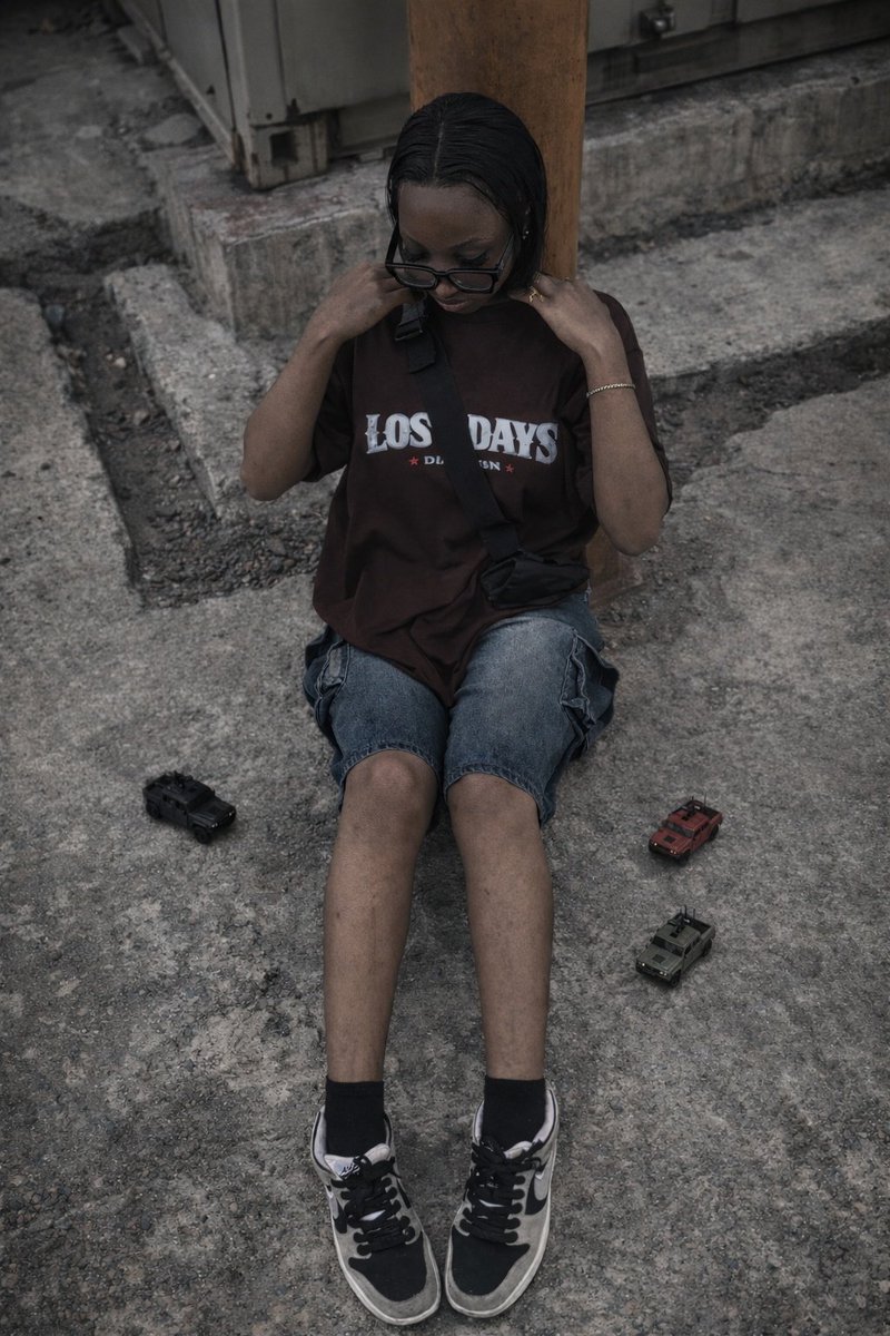 forthylostdays's tweet photo. —DIVISION TEE, SAMPLE I.

*material: premium cotton.
*fit: crop fit.
*colour: brown.
*neckline: ribbed crew.

NGN 10,000. https://t.co/mNTyHp1tU2