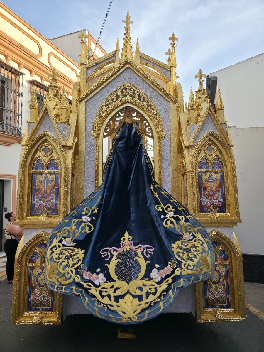 cruzlavictoria's tweet photo. Recordamos hoy sábado las magníficas carrozas que pasearon la tarde del Romero de nuestra Santa Cruz de la Victoria por las calles de Paterna.

Agradecer al grupo de carroceros un año más su inmenso trabajo, siguiendo con la tradición para regalarnos estas obras de arte. https://t.co/IYiJPqI0No