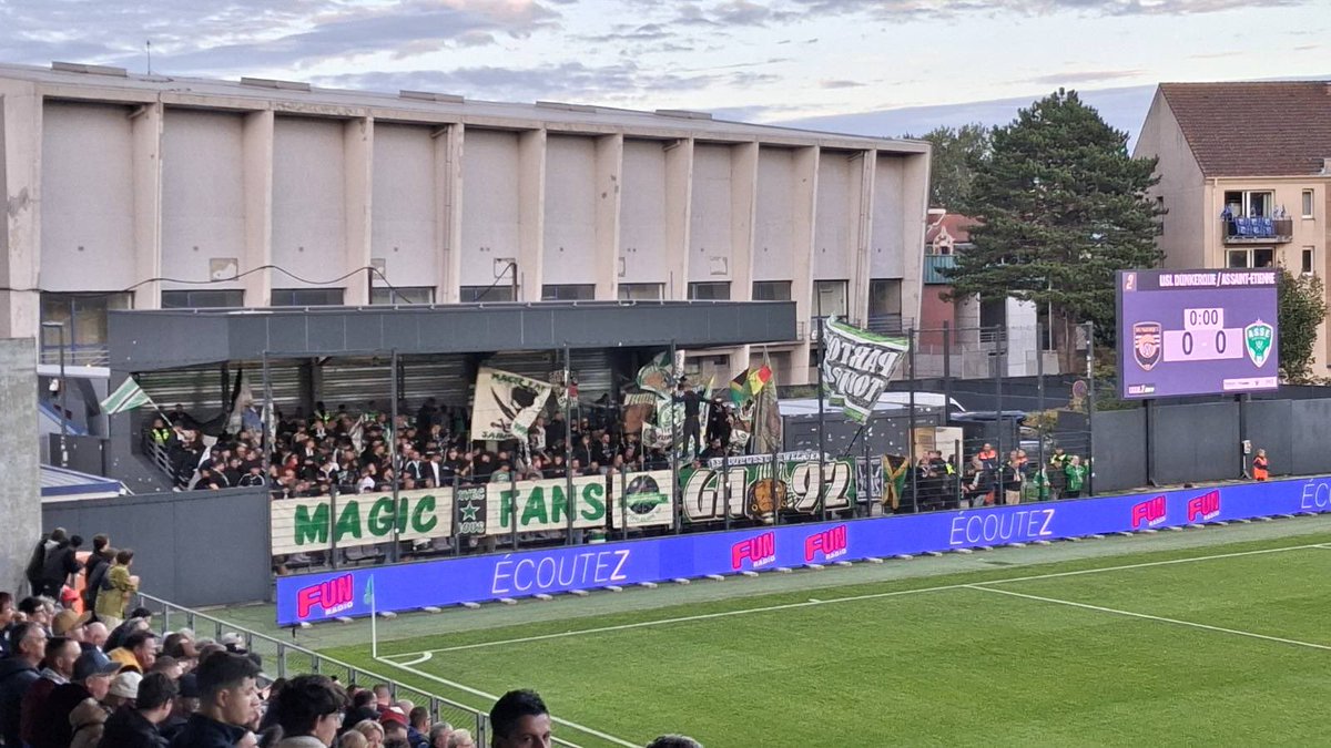 cris59279's tweet photo. #USLD #ASSE #Ligue2 #USLDASSE #FootballFrance merci romain https://t.co/b7gxlZdto3