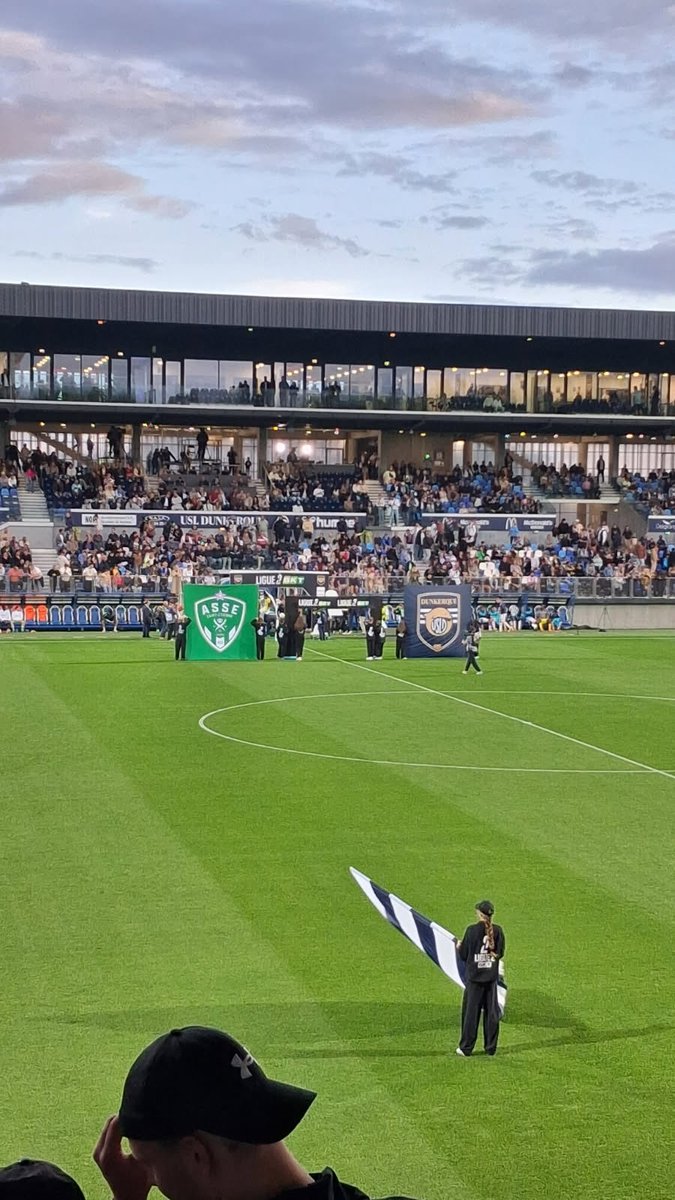 cris59279's tweet photo. #USLD #ASSE #Ligue2 #USLDASSE #FootballFrance merci romain https://t.co/b7gxlZdto3