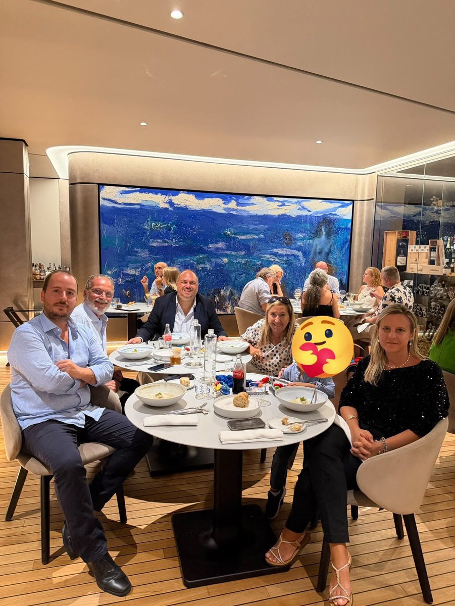 DottorClaudio's tweet photo. Cari amici,
Tantissimi auguri ai miei genitori per il loro 45esimo anniversario di Matrimonio: Nozze di Zaffiro!
05/09/1981 - 05/09/2026

@DottorClaudio 
@IRSTDinoAmadori 
@IMFmyeloma 
@Myeloma_Society 

#dottorClaudio #doctor #dottore #medicina #medicine #ematologia #hematology #oncology #oncologia #oncohematology #oncoematologia #research #ricerca #leucemia #leukemia #linfoma  #lymphoma #mieloma #mielomamultiplo #multiplemyeloma #myeloma #smolderingmyeloma #cart #sohoitaly #soho