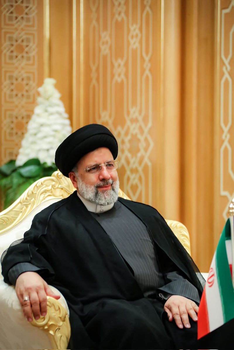 Komeil_Amu_74's tweet photo. #دلم_برای_رئیسی_سوخت
که هر بی پدری بخودش اجازه میده 
به این شهید تهمت بزنه
#شهید_تهمت
#شهید_خدمت https://t.co/3YVHrgLatq