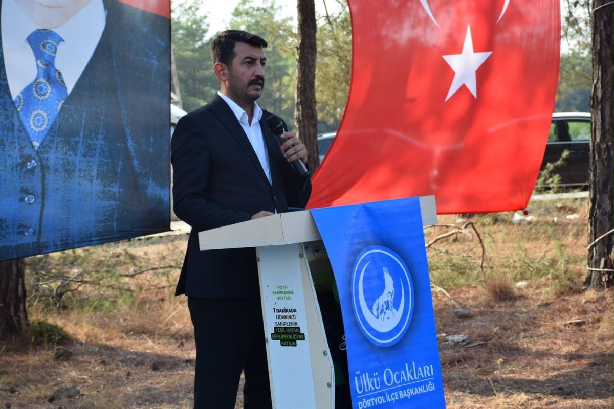 hatayocak31's tweet photo. 📍Dörtyol Ülkücü Şehitler Hatıra Ormanı 

12 Eylül;
Zindanların ülkücü iradeyi kıramadığı, çilelerin davamıza olan inancımızı sarsamadığı gün. O günlerde darağacına, zindanlara ve türlü zulümlere rağmen “Önce ülkem ve milletim” diyen ülkücü gençler, Türk milletinin istikbali uğruna mücadeleden geri durmadı.

Bizler, geçmişte yaşanan acıları unutmayacak; şehitlerimizi, çile çeken ülküdaşlarımızı ve davaya sadakatle yürüyen büyüklerimizi daima minnetle hatırlayacağız.

Başbuğ Alparslan Türkeş’in izinde, Liderimiz Devlet Bahçeli’nin istikametinde; Ülkücü Hareket dimdik ayaktadır!

12 Eylül’de darağaçlarına yürüyen ülkücü şehitlerimizi rahmet, minnet ve dualarla anıyoruz.

Davamız var oldukça biz varız!
Ülkümüz var oldukça mücadelemiz sürecek!
Ne mutlu Türk’üm diyene! 🇹🇷

@ayyildirim1 
@Ulku_Ocaklari