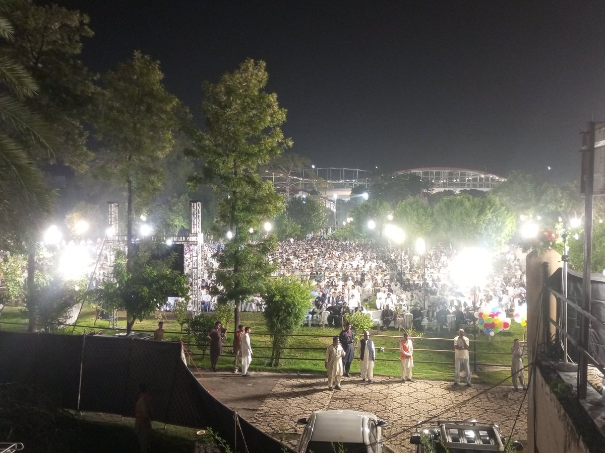 jekylll__'s tweet photo. Mawlid at liaqat bagh park Rawalpindi. 

@DrHussainQadri @DrHassanQadri
#MQIMawlidInRawalpindi #MQIMawlidInKarachi https://t.co/MKhd7pf4BZ