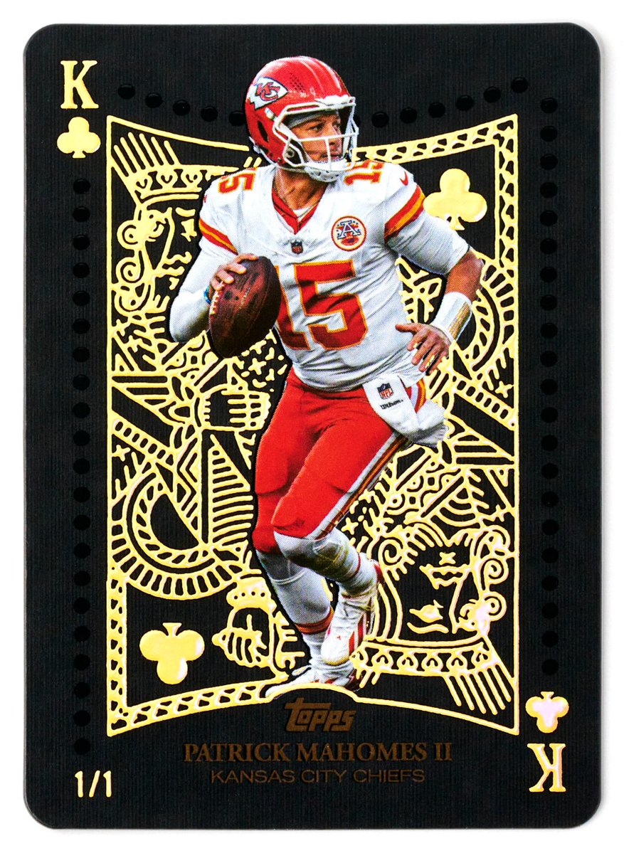 Topps's tweet photo. SUNDAYS ARE SO BACK.

Quote this with a card of someone playing today... 🔥 https://t.co/hG1wSDJf8u