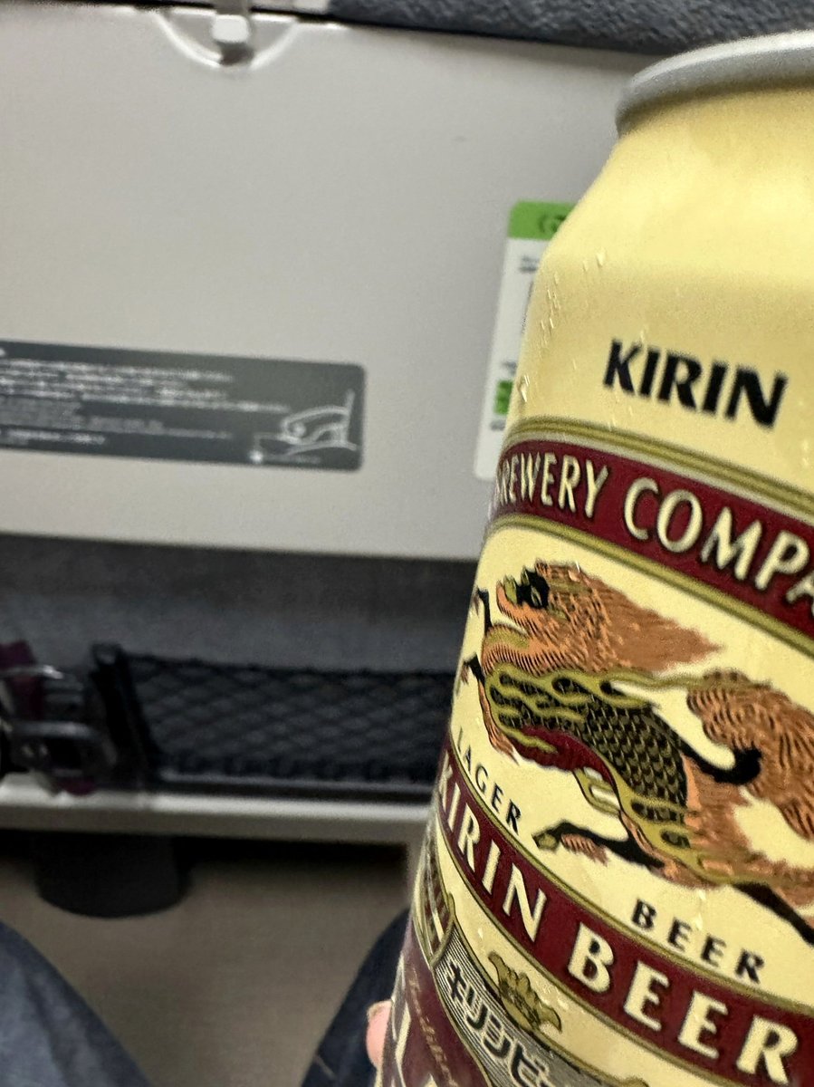 julor93's tweet photo. 肌寒いって言葉、冷静に考えたらよう分からんな。寒いでも無い、涼しいでもない、肌寒いとしか言えない気温。 https://t.co/HYK7ZAFCb4