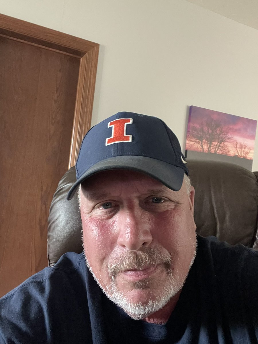 bhollinger87's tweet photo. Illinois and @HollingerTanner play at 2:30 pm today!  Go Illinois!!  🧡💙 https://t.co/fhwsqIJNSi