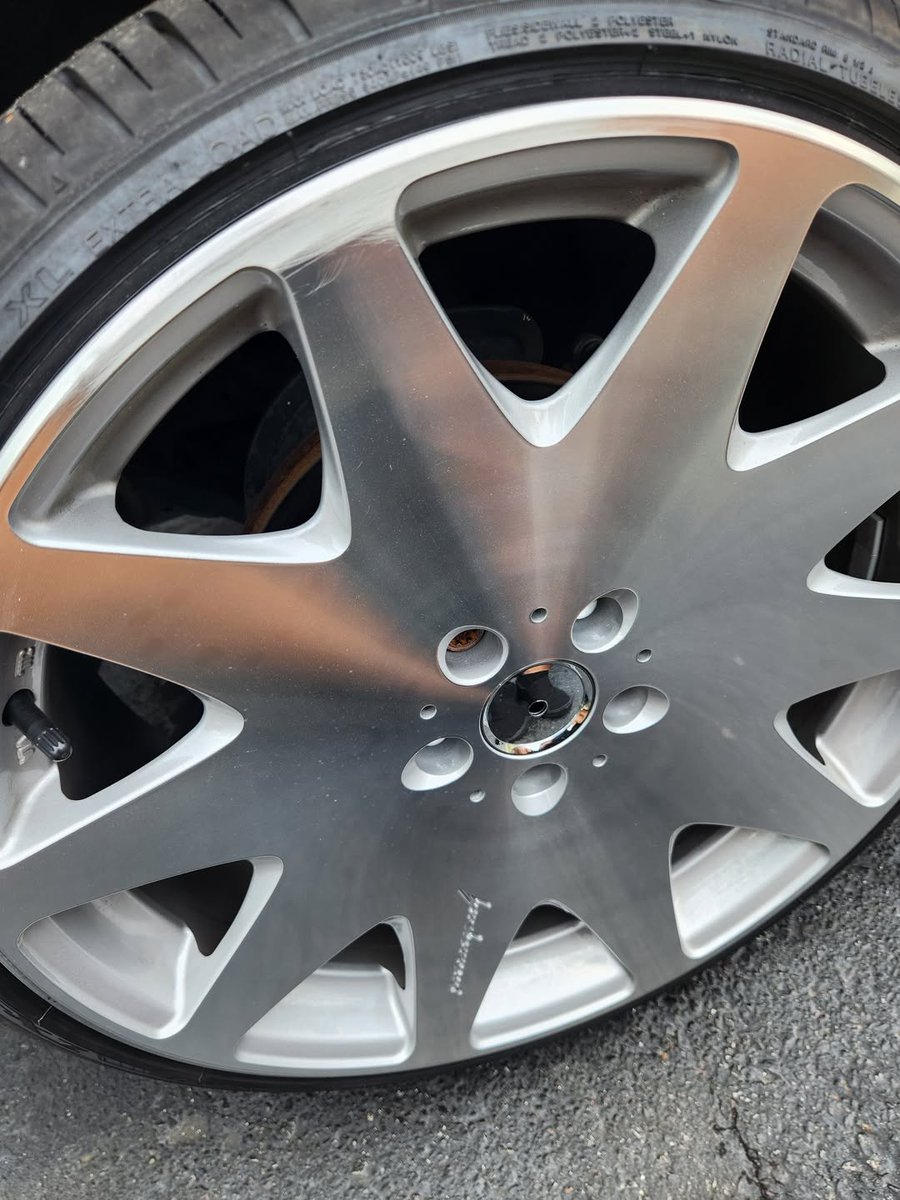 ClaudioDelnsm's tweet photo. From minor scratches to full refinishing, we’ve got you covered. In-shop and mobile service available across Tampa Bay. Caliper painting, wheel repair, powder coating, tires, parts installs, and more. Call or text 813-568-5243 to book. https://t.co/9hzr0ohhFf