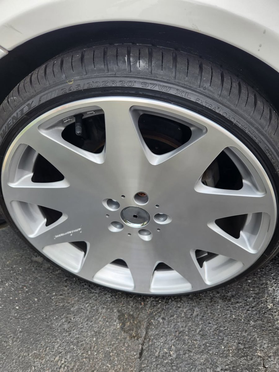 ClaudioDelnsm's tweet photo. From minor scratches to full refinishing, we’ve got you covered. In-shop and mobile service available across Tampa Bay. Caliper painting, wheel repair, powder coating, tires, parts installs, and more. Call or text 813-568-5243 to book. https://t.co/9hzr0ohhFf