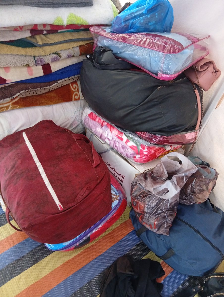 Lailayvih's tweet photo. This is our life in the tents: hunger, fear, heat, and thirst… and children paying the price for a war they didn't choose. 💔

We're not living… we're just trying to survive. 🥀

#Gaza #Palestine #GazaChildren https://t.co/FoYiG7Nr4y https://t.co/TJlNbMjQBX
