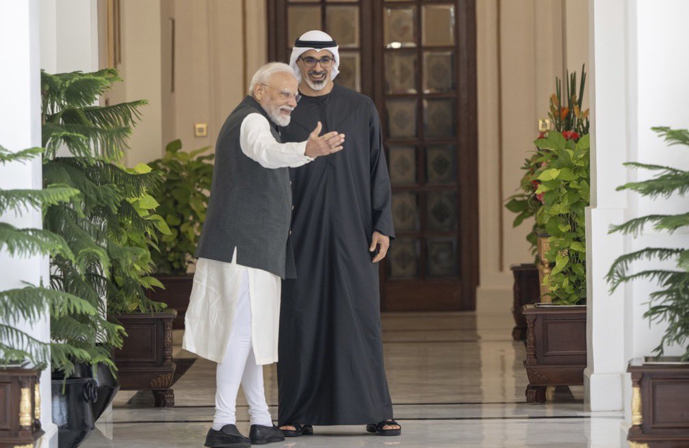 FormulaRauda's tweet photo. A picture worth a thousand words 🇦🇪🇮🇳 
The true spirit of Indian hospitality reflected in the UAE-India ties! https://t.co/G9q7MIpU4Z
