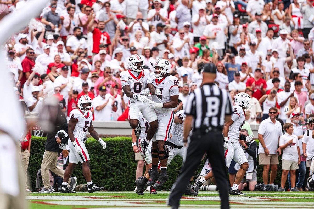 GeorgiaFootball's tweet photo. ALL DAWGS 📸 https://t.co/uAWBk2Ogs7