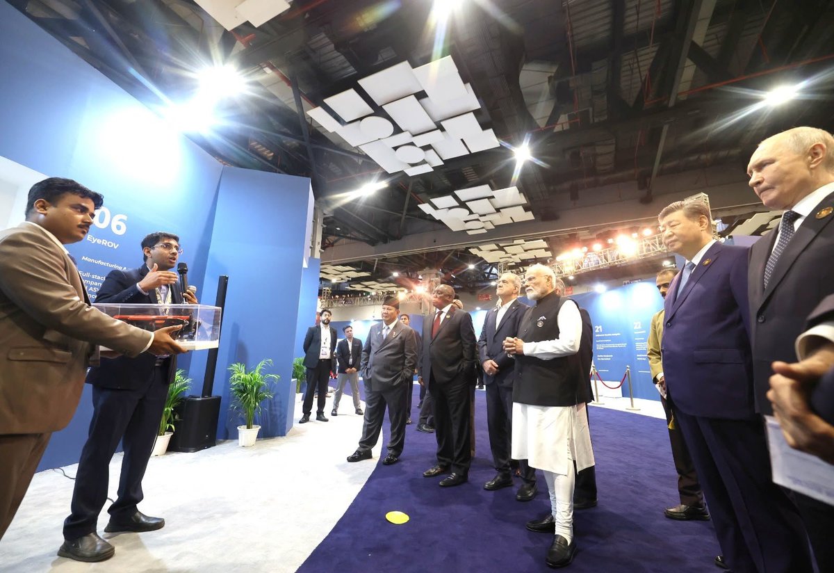 narendramodi's tweet photo. Innovation from India. Solutions for the world! 

Visited Bharat Innovates with fellow BRICS leaders. Proud of the energy and dedication of our youth.

@BharatInnovMoE https://t.co/XSmyOVmgWI