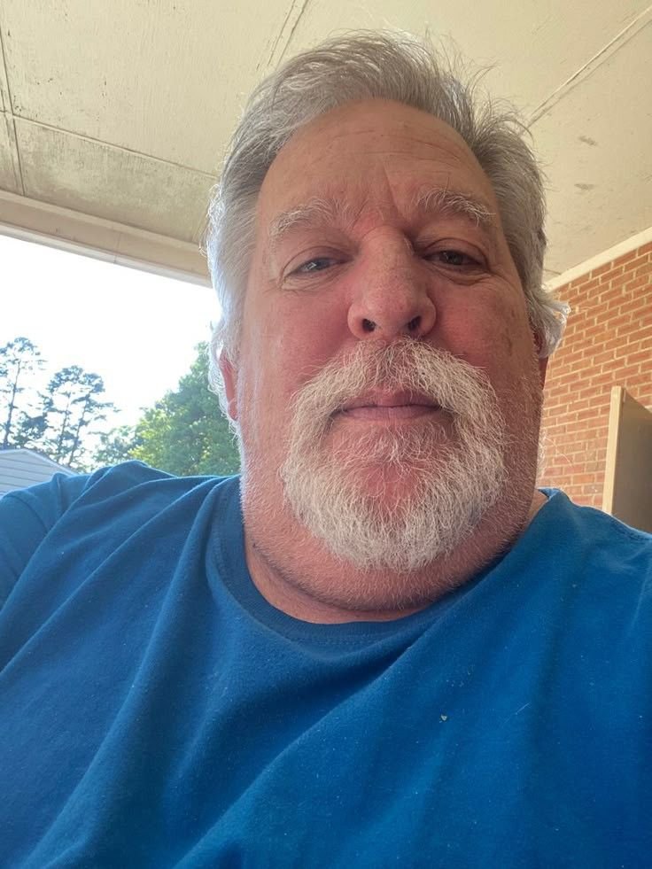 saniyafatma1278's tweet photo. MY DAD IS CANCER FREE!!!!!!!!🥲 https://t.co/NFU8Q5Ygap
