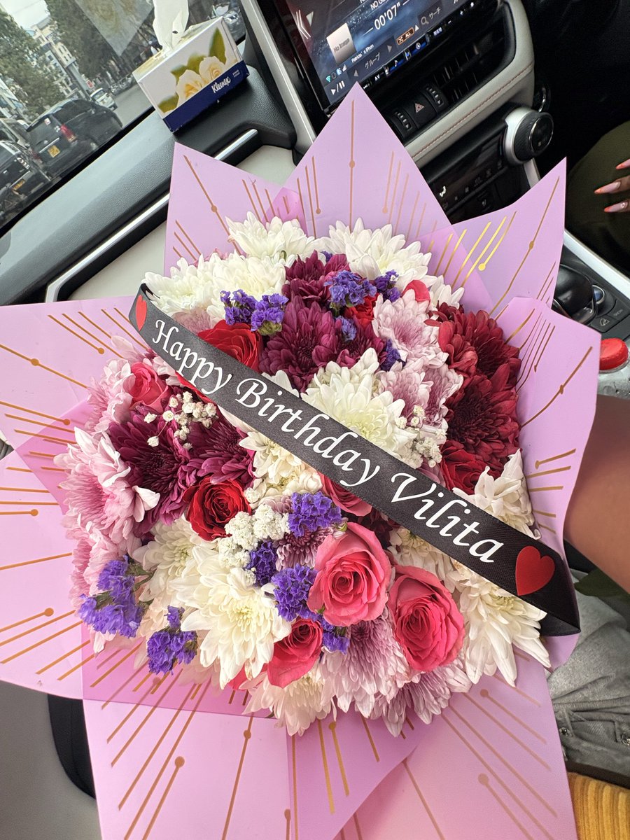 vilita_lucy's tweet photo. I love my birthdays so much 🥹💜 https://t.co/Gmj8MgMy92