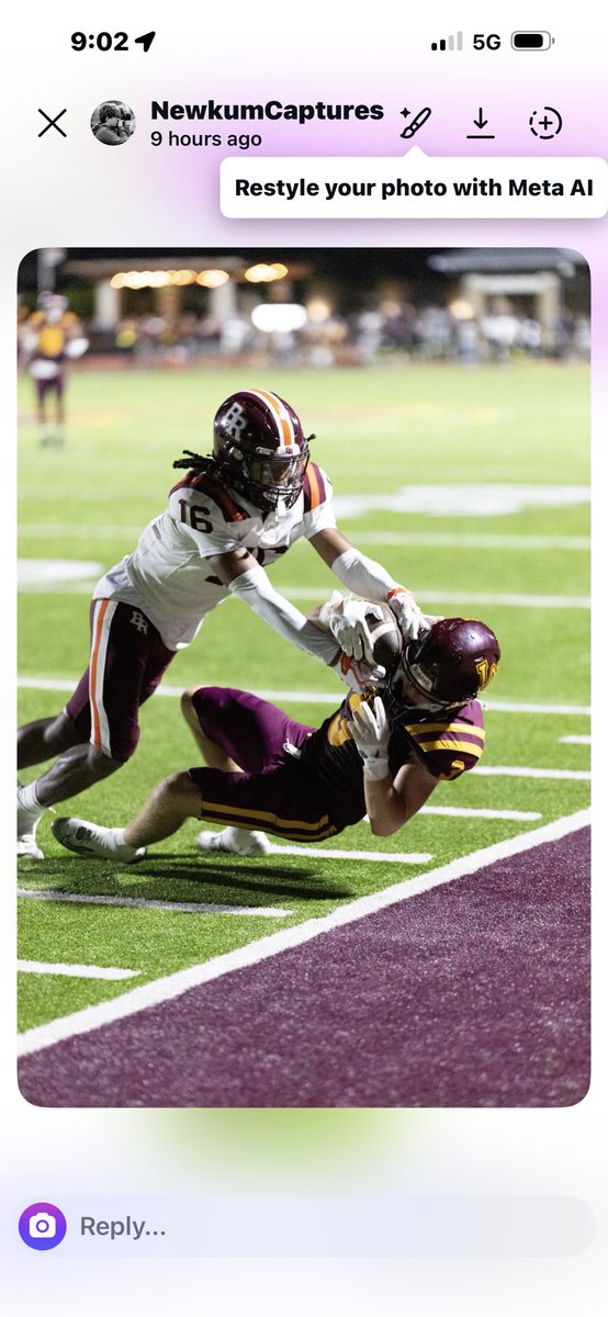 DominicPavell's tweet photo. @JohnHough__ Sideline catch Refs called out of bounds !! Worst call of the game! Both Feet in. https://t.co/SS3oAicpAF