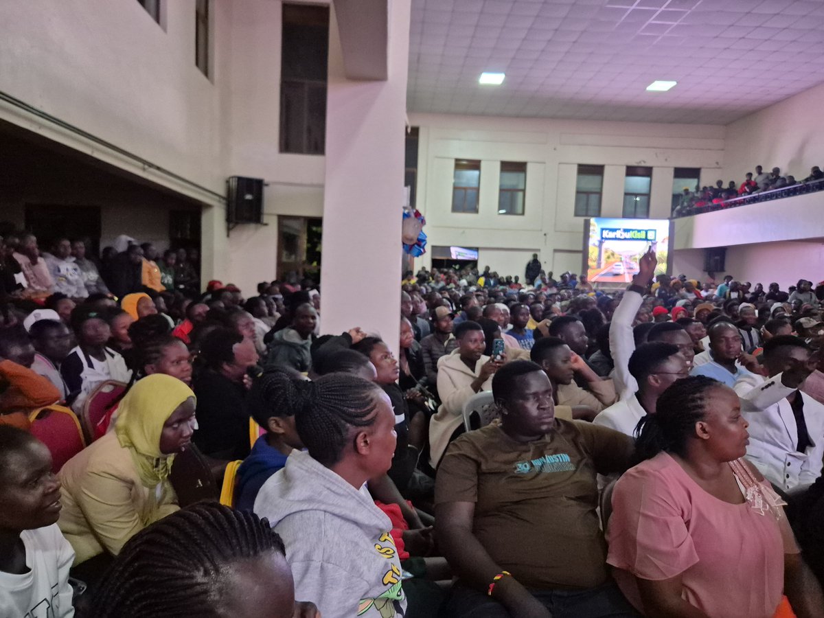 RadioCitizenFM's tweet photo. Wakaazi wa Kisii wamejitokeza kwa wingi wao kuhudhuria Utepeni, Kisii.

#Utepeni 
#RadioNumberOne https://t.co/6arCtRqFMV