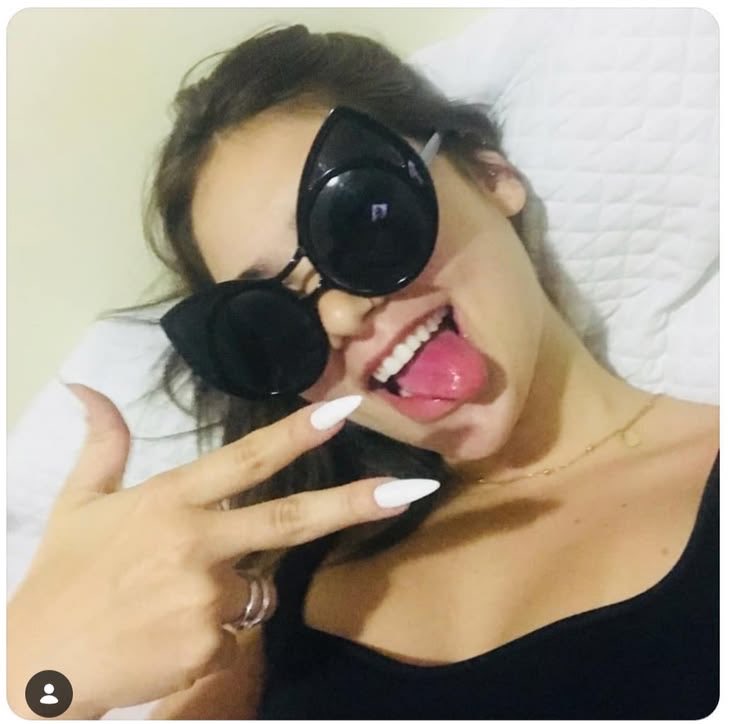 moonliightisa_'s tweet photo. eu chegando na escola segunda feira pronta pra bater boca com todos da direção https://t.co/Zz0SokK042