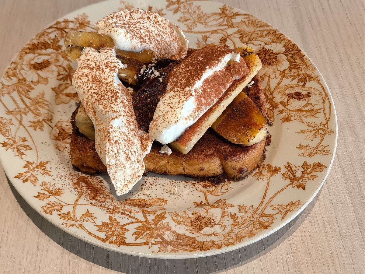JustinL95808482's tweet photo. Just whipped up the fluffiest honey butter toast with a sprinkle of cinnamon this morning—crispy on the edges, sweet enough to brighten my whole day! https://t.co/y54Lo5ja3l