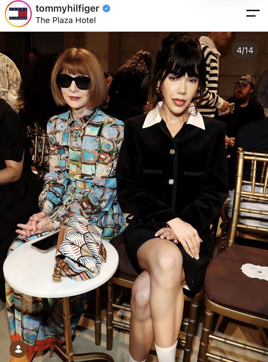KeniaOsInfo_'s tweet photo. Tommy Hilfiger publicó una fotografía de Kenia OS junto a Anna Wintour, la mujer más influyente y poderosa de la industria de la moda. https://t.co/DIx0IdankB