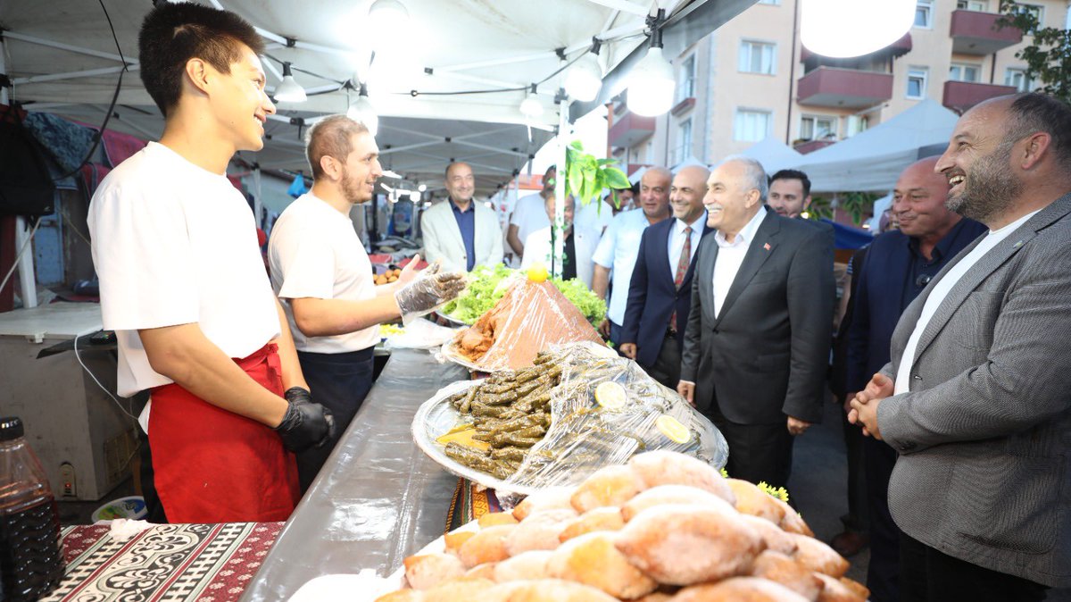 aefakibaba's tweet photo. Sakarya Ferizli'de bu yıl 3.'sü düzenlenen Tarım Festivali' ne katılım sağladık.

Başta Ferizli Belediye Başkanımız Mehmet Ata olmak üzere, emeği geçen herkesi tebrik ediyorum. Üreticimizin emeği, toprağımızın bereketi daim olsun. https://t.co/GkIXXBqFc5