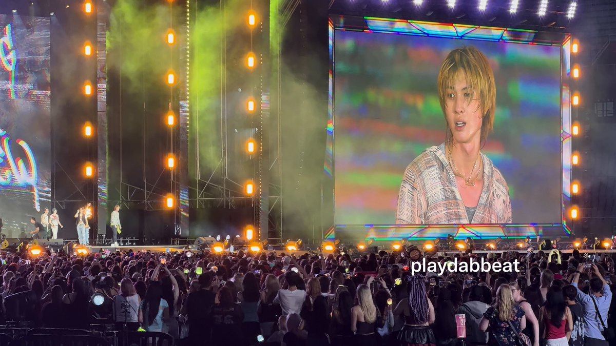 playdabbeat's tweet photo. martin😭jonathan😭edwards😭 https://t.co/r6K1UrNi9D