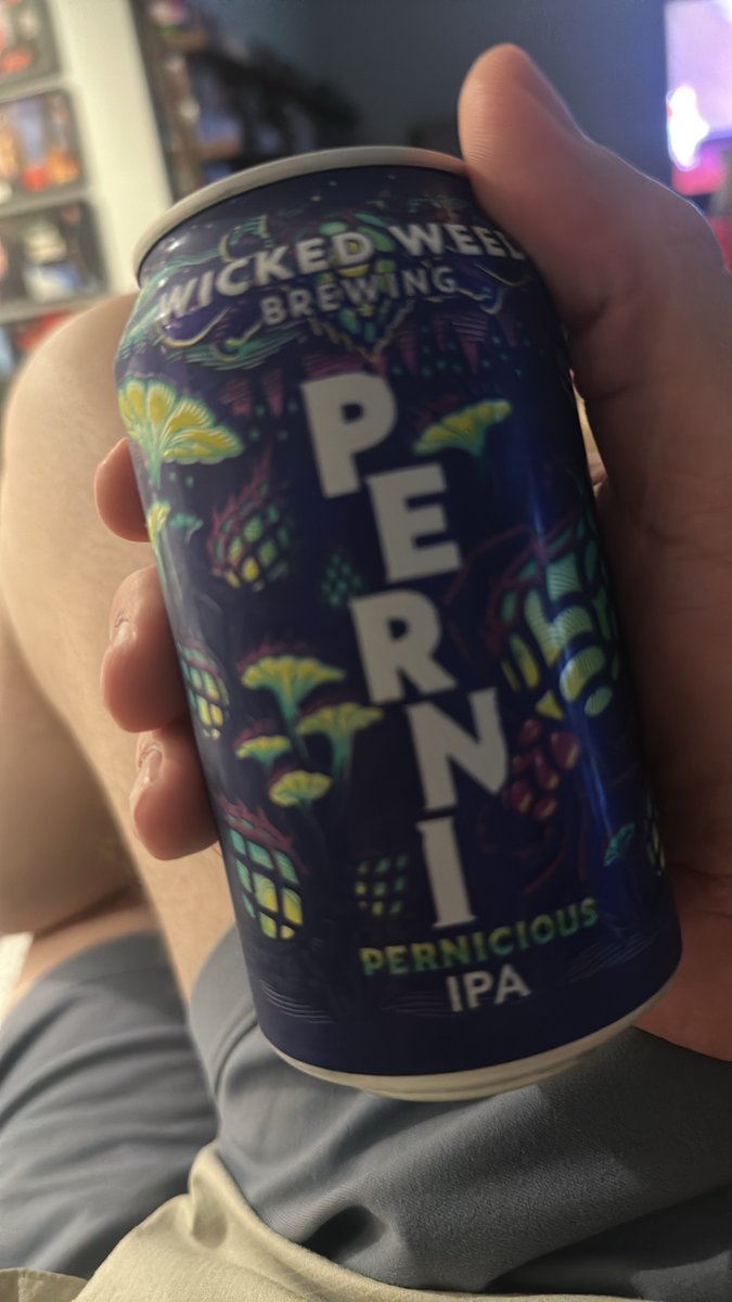 BEERwithJEFF's tweet photo. will probably have 3 or so. Saturdaze IPAs. #beer #saturdaybeer https://t.co/XDmFFVc6kM