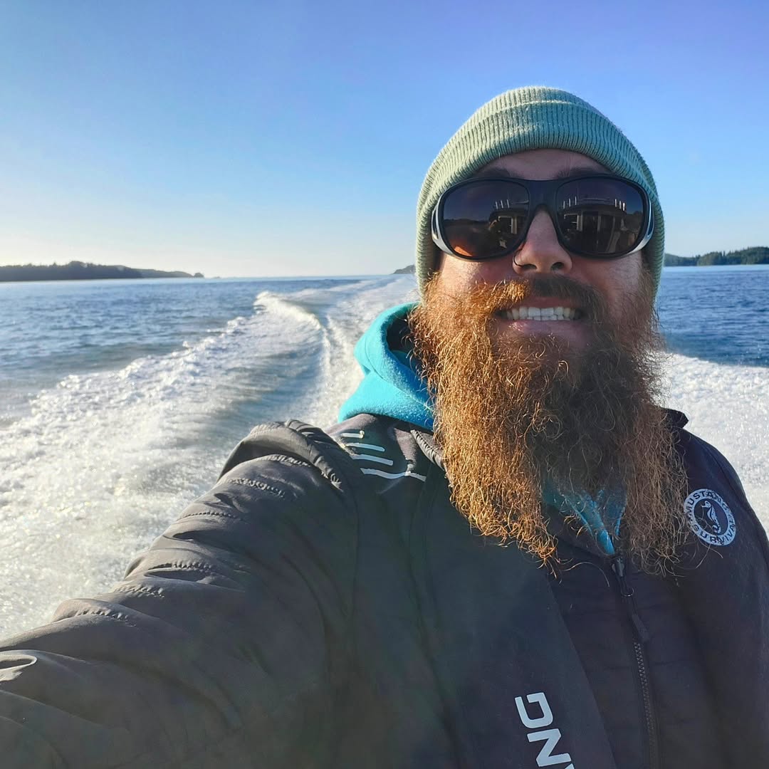 YulandaPanh13's tweet photo. More photos from last week’s coast trip. I spent time on the water and was lucky enough to spot whales on the way to the Tofino hot springs. Swipe to see them breaching. https://t.co/ainU9F7Q7j