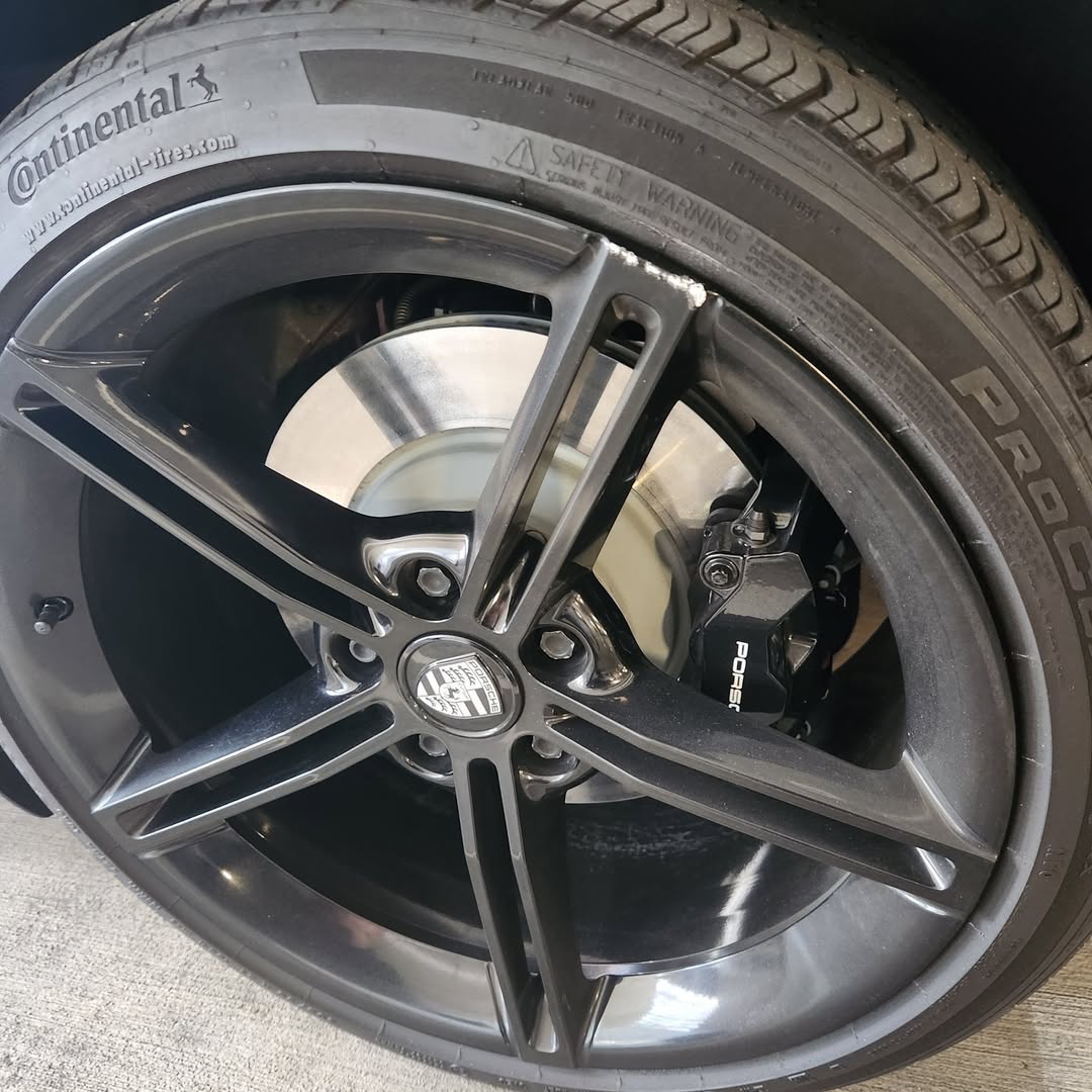 IraidaSchwer's tweet photo. From minor road rash repairs to a complete wheel color transformation, we’ve got you covered. Paint and powder coating available. Book your appointment today: 813-568-5243 https://t.co/YmPPukycIX