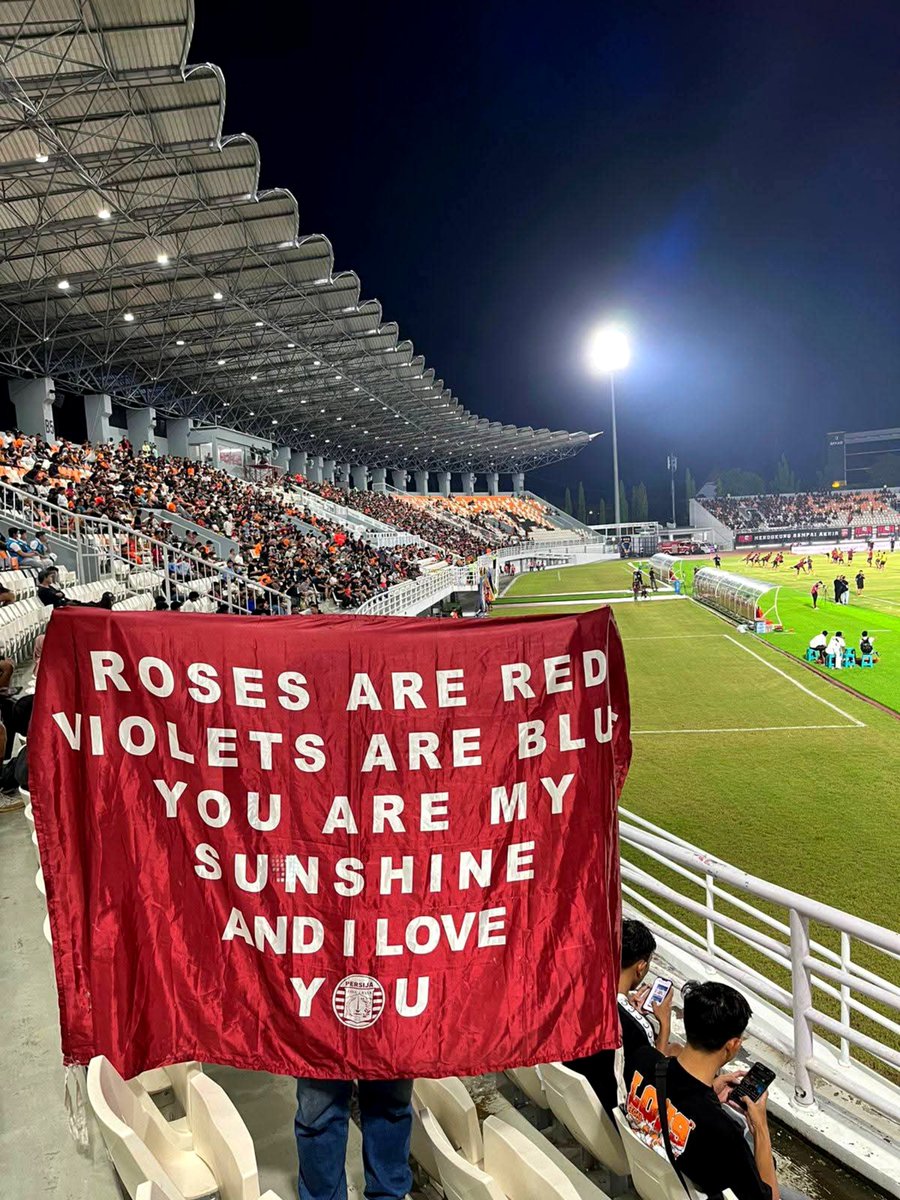 Wahyu_Khairul_'s tweet photo. Musim lalu nangis dua kali di Samarinda, kalah dari tuan rumah Borneo FC dan Persib. Musim ini nangis bahagia menang lawan tuan rumah Borneo FC dan Persib.
#Memorable https://t.co/X8xYnVJF2J