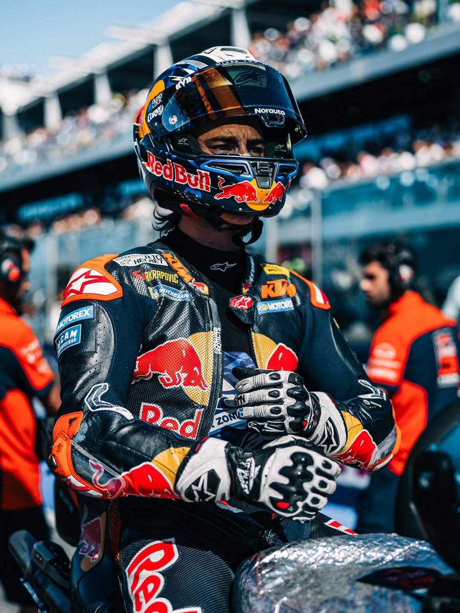 37_pedroacosta's tweet photo. It hasn’t been a great weekend, but there’s nothing more we can do, so I’m happy with this P6 🙃

Tomorrow will be a tough and long race 💪🏻🦈 https://t.co/XMaZdS9Zm0