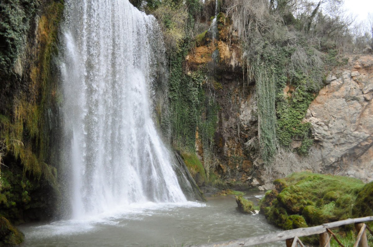 Escranc's tweet photo. El Monasterio de Piedra. Donde la naturaleza escribe su propia leyenda. https://t.co/6Wb538Zlyz Piedra, agua y tiempo: pura magia natural. #Naturaleza #Cascadas #TurismoNatural
#PaisajesDeEspaña #NaturalezaViva https://t.co/jFI311QmC3