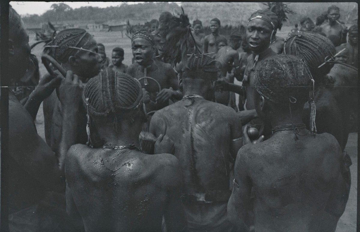 afrocrowns's tweet photo. c.1938-1939 - Diverse cornrow styles amongst Yaka youths

pd. Democratic Republic of Congo https://t.co/3sCXuqaaK0