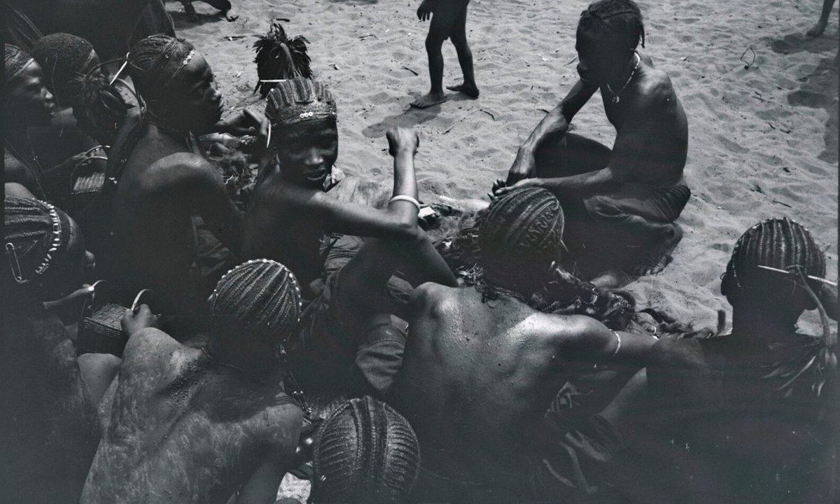 afrocrowns's tweet photo. c.1938-1939 - Diverse cornrow styles amongst Yaka youths

pd. Democratic Republic of Congo https://t.co/3sCXuqaaK0