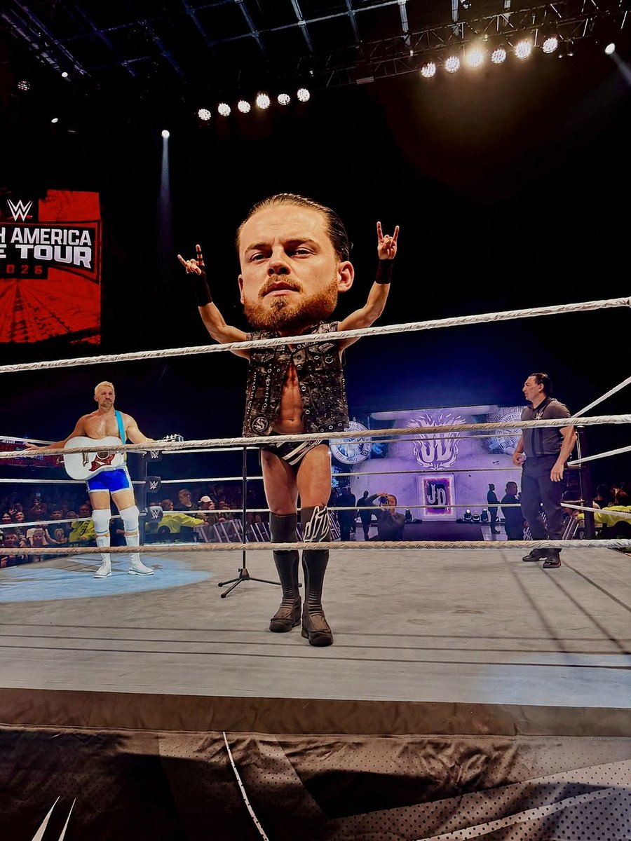 BAAEZPW's tweet photo. Foto de Jd mcdonagh ayer en Wwe buenos aires🇦🇷🇦🇷 https://t.co/P1XzuFfrT7
