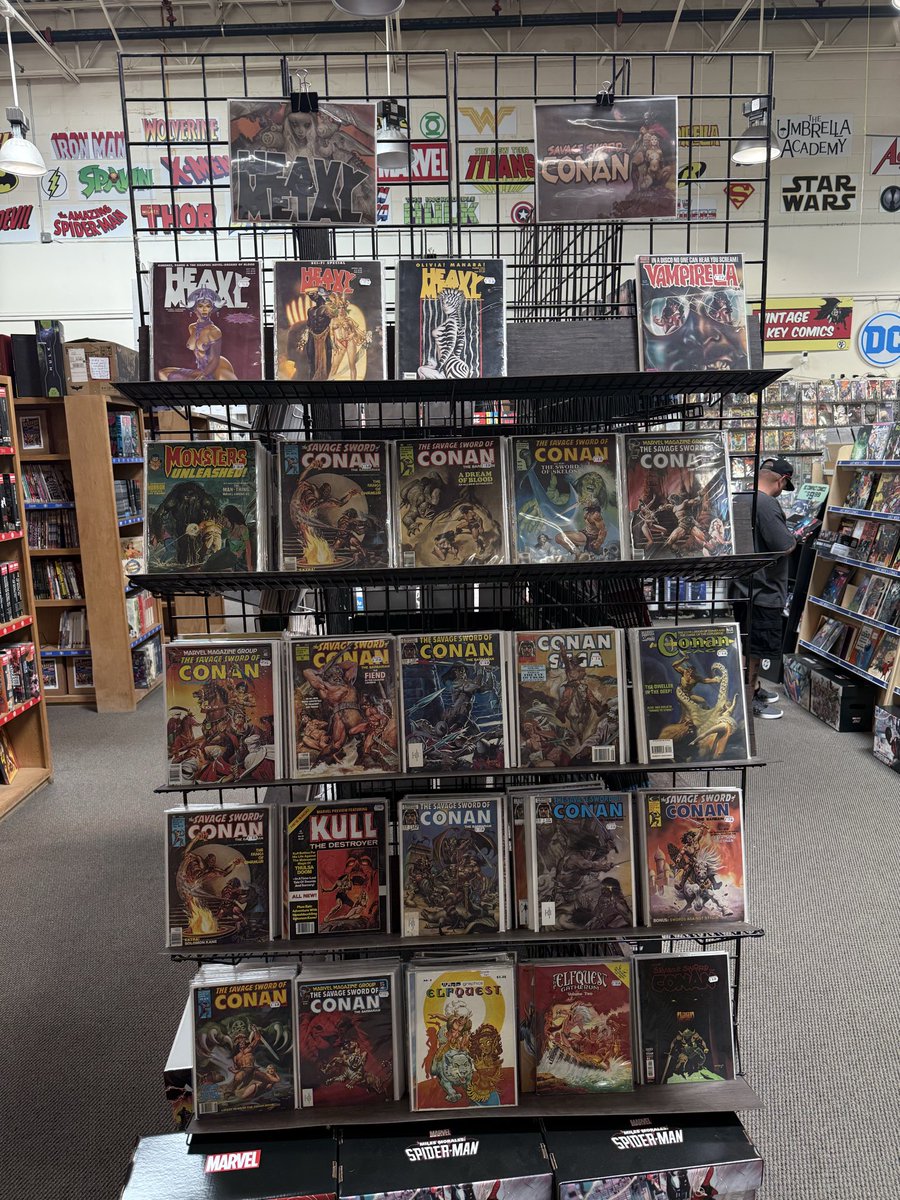 BigMetalBoss's tweet photo. Here at my absolute favorite comic book store ever. HEROES & FANTASIES in San Antonio Tx!
When it comes to comics absolutely no one else has the back issue inventory and key comic selection they do.
#ReadComics https://t.co/4XADAcUcSS
