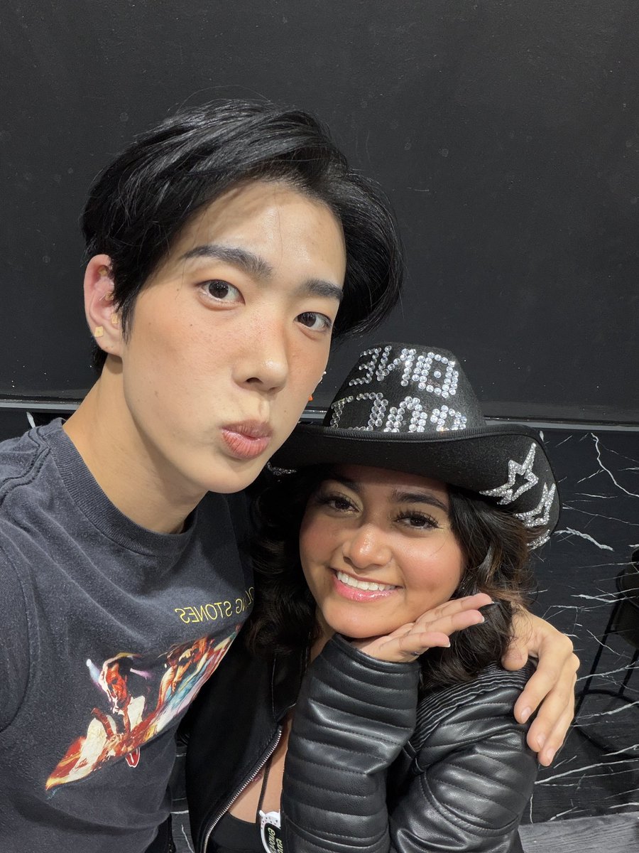 yu_prez's tweet photo. Selfies…
Part 1

@onepact_
#ONEPACT #원팩트  #ONEPACT_OUTSHINE #ONEPACT_OUTSHINEMEXICO https://t.co/vPm7JNzQVC