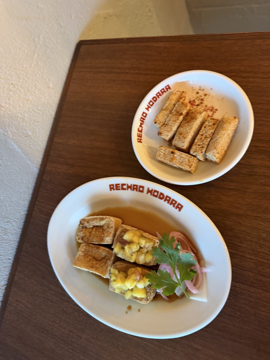 RoadYaki29's tweet photo. 赤坂の台湾料理にて9/12日限定で臭豆腐食べられるイベント行ってきたんだけど美味しかったな🥺また食べたいな🤤食べ放題で蔥油餅に台湾の胡椒かけてあったの⭕️甜不辣もちょっとしかなかったけど食べられて⭕️ https://t.co/DSTI6b9Wai