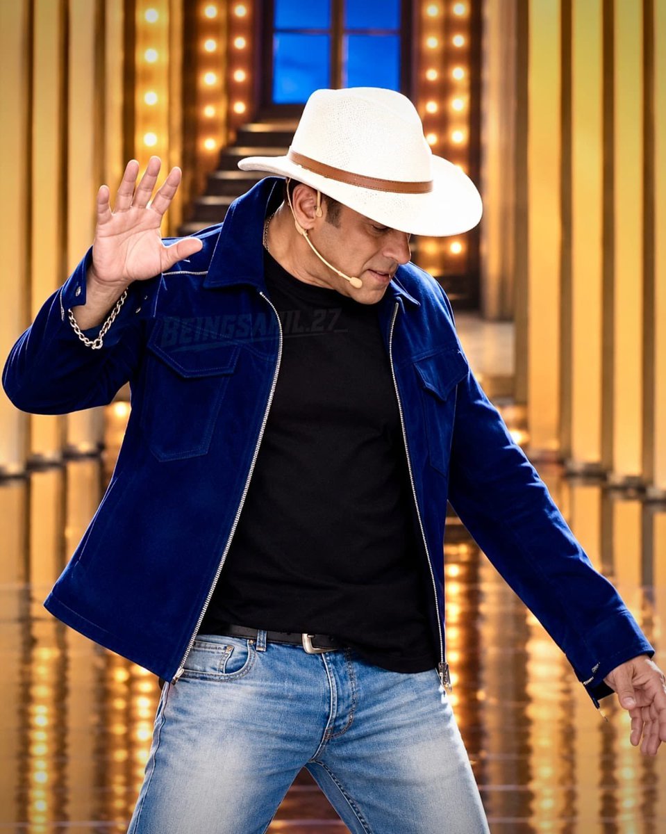 ZahidAk35965291's tweet photo. Twice the Khan treatment, twice the Royalty.👑🔥

When the King wears D’YAVOL, the jacket doesn’t just shine it reigns.🖤

@iamsrk @BeingSalmanKhan

#KING #ShahRukhKhan #SRK #SRKClubDelhi #KingKhan #ItsShowTime #AryanKhan #DyavolX #ItsKingTime #KingDateAnnouncement #Kingtime https://t.co/aaFdHNBPqK