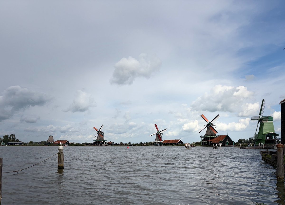 kleinkraakie's tweet photo. Was gisteravond weer een gezellig feestje bij de Cono of niet @Jakob_Blaauw
En vandaag toerist in eigen land gespeeld bij de Zaanse Schans
#Cono #Beemster https://t.co/clWdrA1eNa
