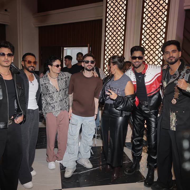 buffssyy's tweet photo. all the roadies are thereee 💥😍

#BaseerAli #BaseerSquad #TeamBaseer https://t.co/jQNn8Izkg6