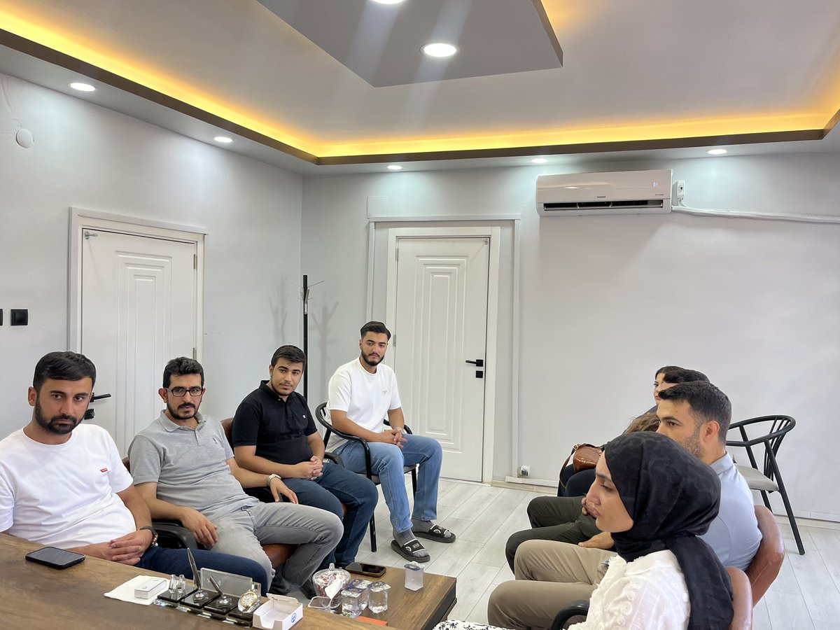 AKGENCLKSIVEREK's tweet photo. Siverek AK Parti Gençlik Kolları Başkanımız Ramazan Acar önderliğinde gerçekleştirdiğimiz toplantımızı başarıyla tamamladık.

Toplantımızda teşkilat çalışmalarımızı değerlendirdik, önümüzdeki dönem planlamalarını ele aldık ve gençliğe yönelik projelerimiz üzerine istişarelerde bulunduk.

#AKPARTİ 
#gençliğinlegeleceğeyönver 

@avyusufibis 
@osmannazlier 
@furkankucukk_ 
@AKGenclikGM 
@Cengizozeyran82 
@RahimeTuysuz 
@akgencliksurfa 
@aksiverek 
@ramazanacar199 
@akkadinsiverek