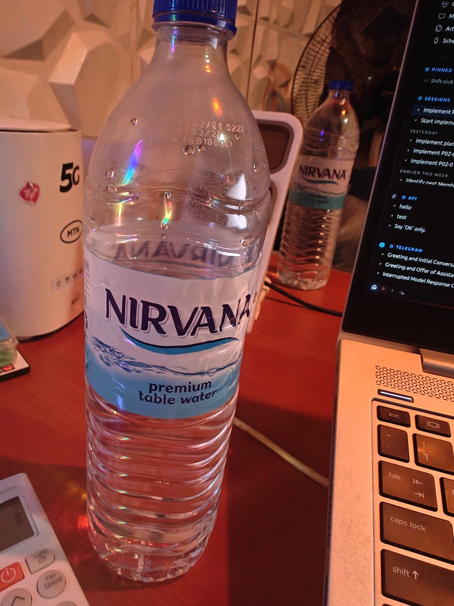 thekingchild's tweet photo. I purchased two packs of bottled water. One pack has a strong chlorine smell, which I noticed right away. I asked those nearby for their opinions, and they confirmed similar observations. The second pack has only a faint chlorine odor.

Please check what you buy carefully. Production errors are common, and the preservation of these products can also be an issue. Most are exposed to high heat by distributors and resellers, which is not good.