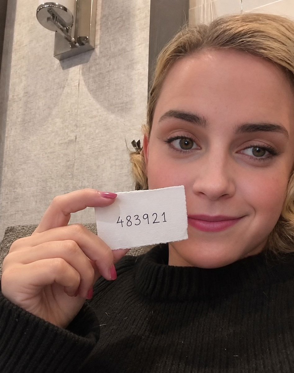 EmmaWatsonfiny's tweet photo. If you no that you love me text me on zangi 5430307918 okay ♥️♥️♥️♥️♥️♥️♥️💋💋💋💋💋💋💋💋💋💋💋🌹🌹🌹🌹🌹🌹🌹 https://t.co/eZaIQ57nyN