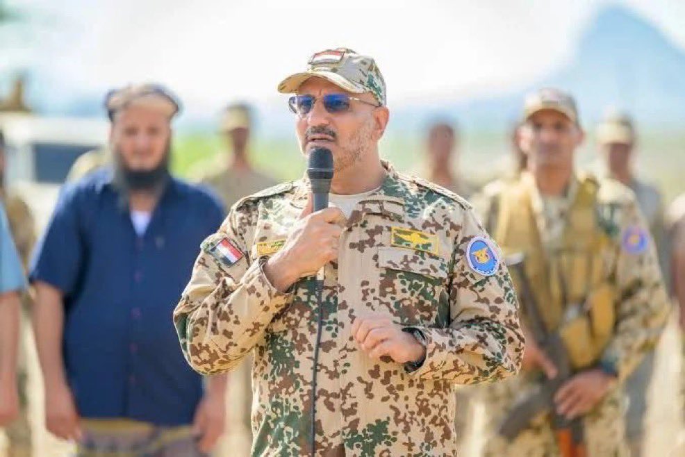 Adhwan's tweet photo. "طارق صالح" وصل الرياض وسيعود لليمن. 

حجم الشائعات والحرب النفسية والإعلامية التي يطلقها الجميع بلا استثناء تهدف نشر الانهزامية وإحباط معنويات اليمنيين. مسألة وقت وتنكشف التفاصيل. https://t.co/gQ2eDSiWxp