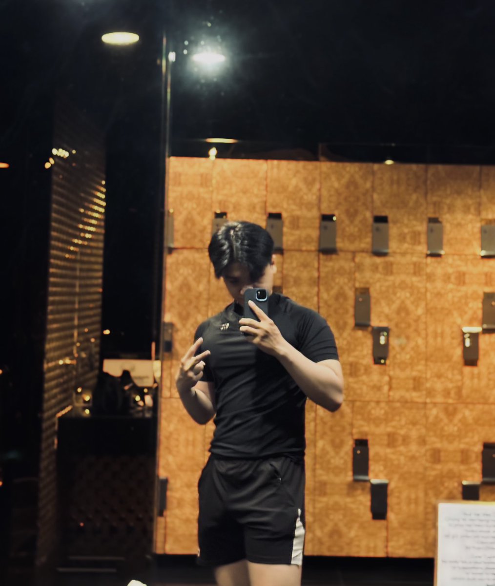 drvycaonguyen's tweet photo. Recent gym pic #vibe https://t.co/PbQlLYWyVx