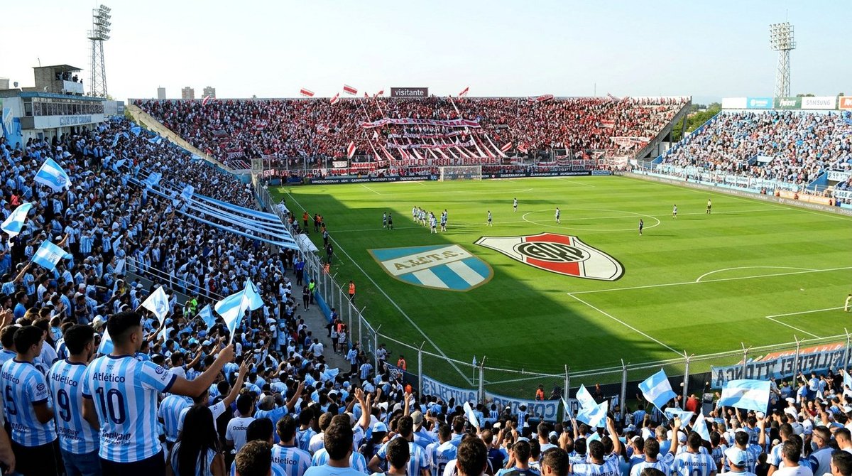 roberadanblanco's tweet photo. Hoy #JuegaRiver El Millonario se mide ante Atlético Tucumán con la compañía fiel de su gente, a las 17.30. River va en búsqueda de lo que no solo sería el tercer triunfo consecutivo sino también meterse en el lote de los clasificados. 

⚽️Atlético Tucumán - #River 
⏰️17.30 https://t.co/3J23klVRX6